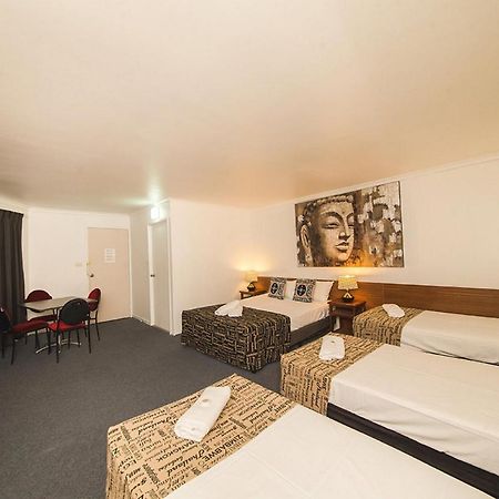 Hampton Villa Motel Rockhampton Esterno foto