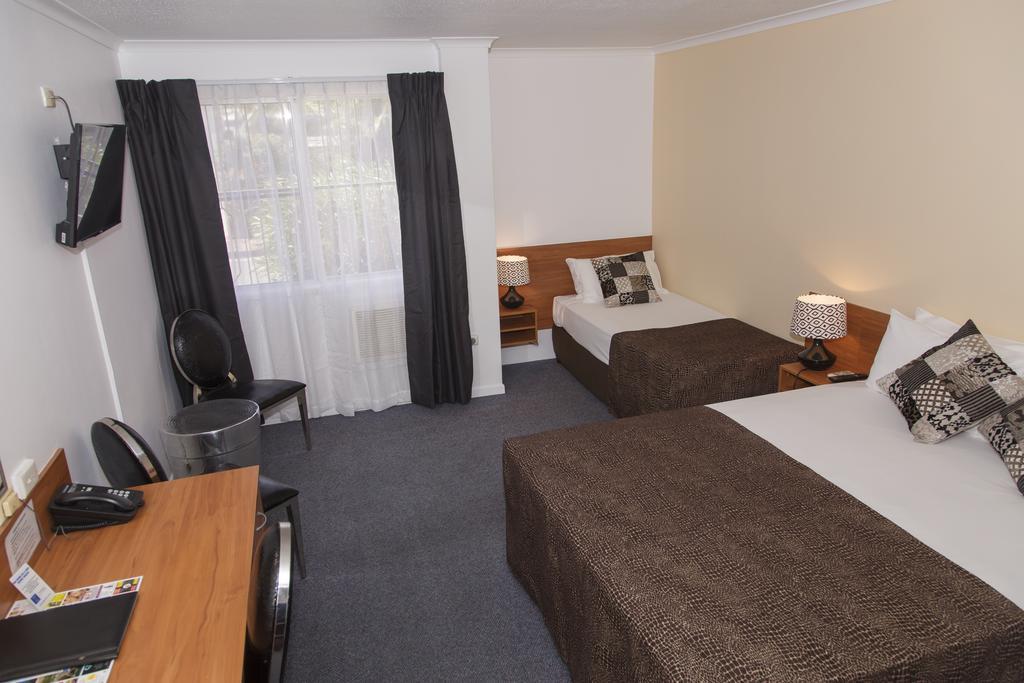 Hampton Villa Motel Rockhampton Esterno foto
