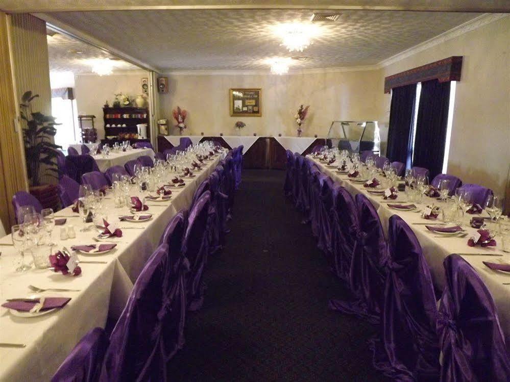 Hampton Villa Motel Rockhampton Esterno foto