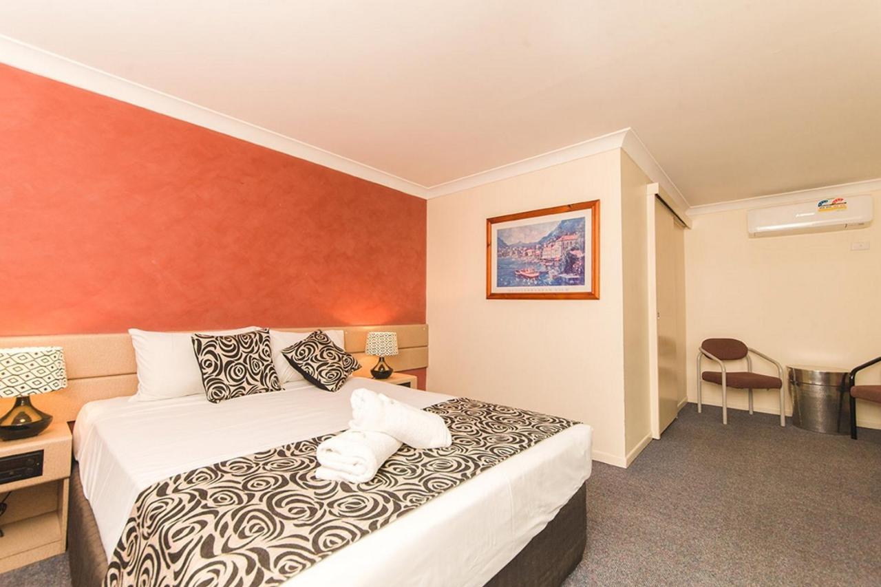 Hampton Villa Motel Rockhampton Esterno foto